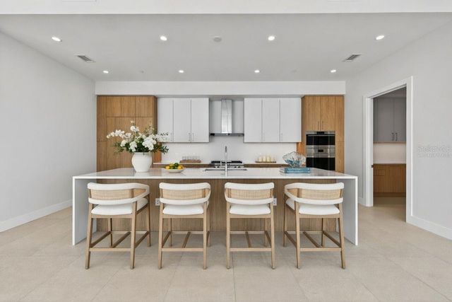 275 1ST AVENUE S 4202, St Petersburg, FL 33701