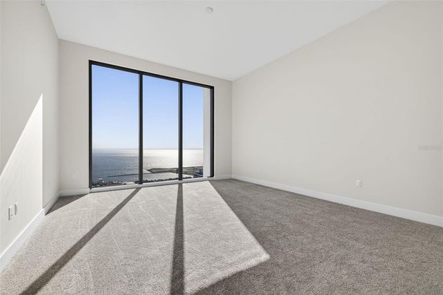 275 1ST AVENUE S 4202, St Petersburg, FL 33701