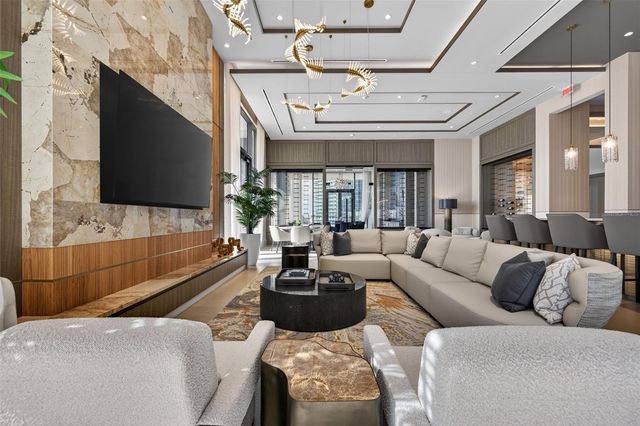 275 1ST AVENUE S 4202, St Petersburg, FL 33701