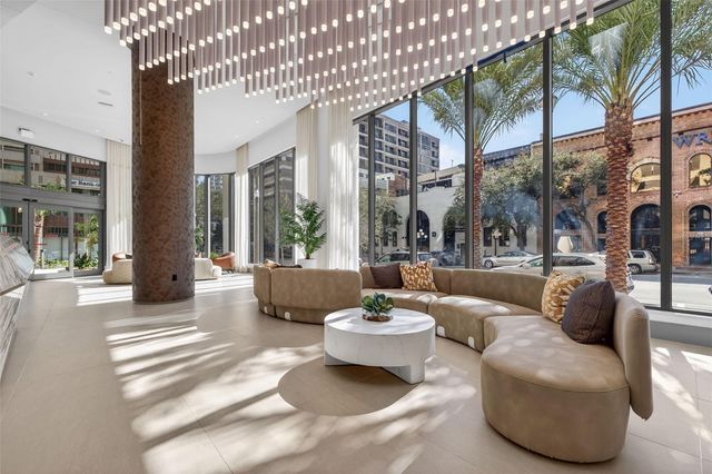 275 1ST AVENUE S 4202, St Petersburg, FL 33701