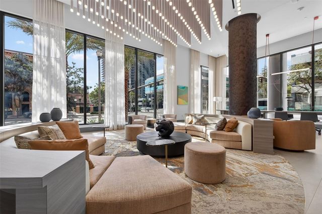 275 1ST AVENUE S 4202, St Petersburg, FL 33701