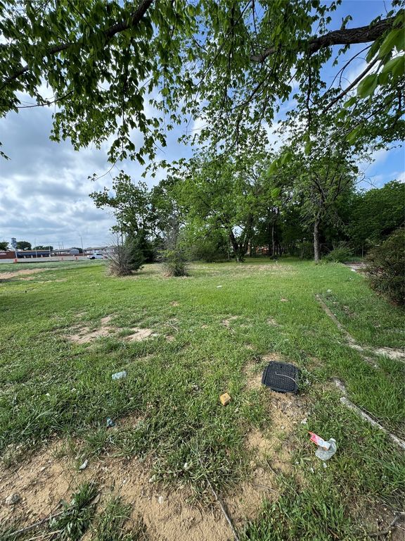 6309 Meadowbrook Drive, Fort Worth, TX 76112