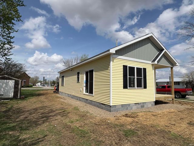 411 W Trusler Street, Oakland City, IN 47660