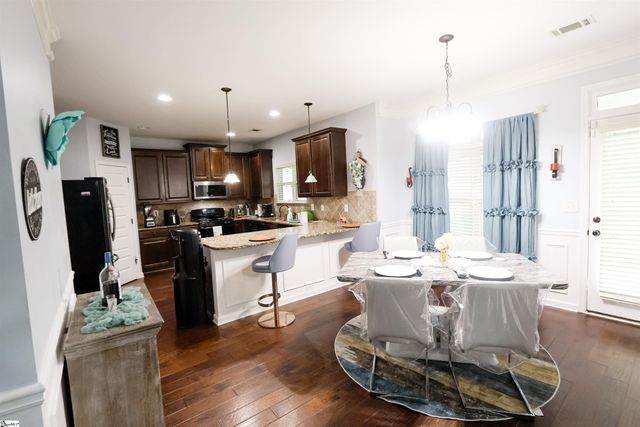 526 W Holloway Drive, Woodruff, SC 29388