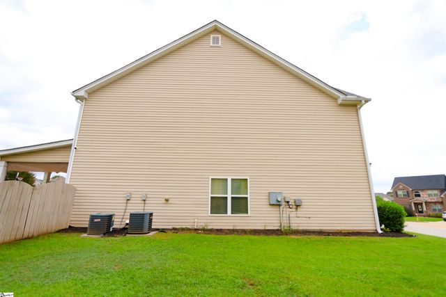 526 W Holloway Drive, Woodruff, SC 29388