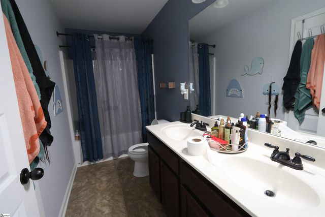 526 W Holloway Drive, Woodruff, SC 29388