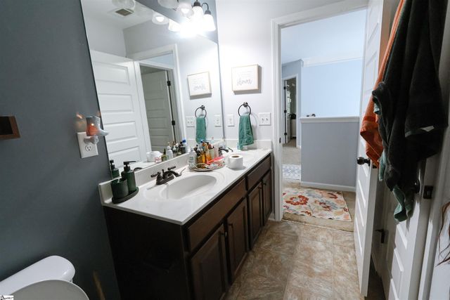 526 W Holloway Drive, Woodruff, SC 29388