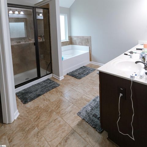 526 W Holloway Drive, Woodruff, SC 29388
