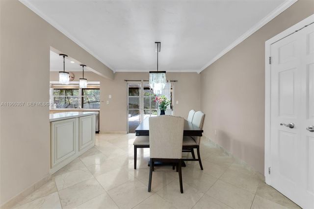 11201 SW 136th St, Miami, FL 33176