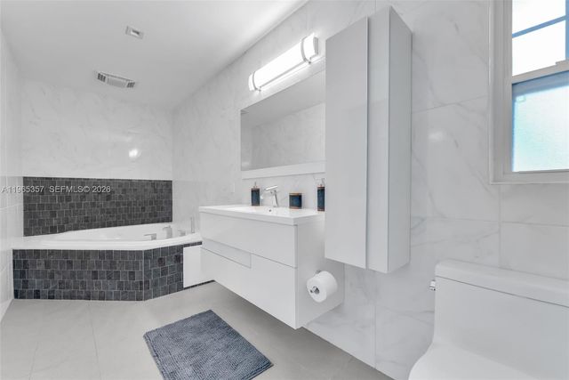 11201 SW 136th St, Miami, FL 33176