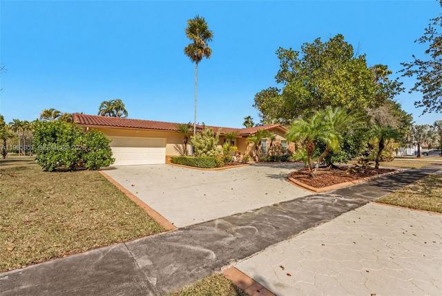 11201 SW 136th St, Miami, FL 33176