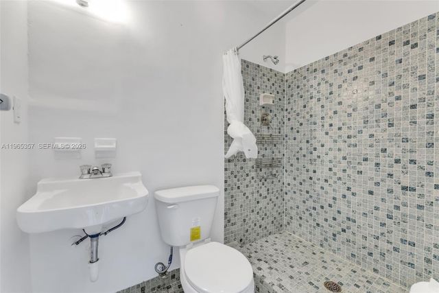 11201 SW 136th St, Miami, FL 33176