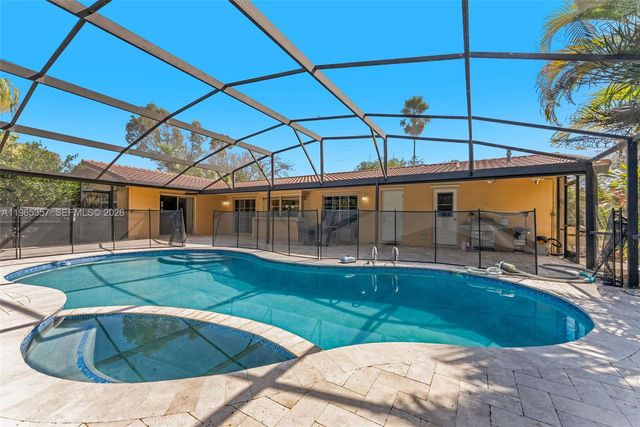 11201 SW 136th St, Miami, FL 33176