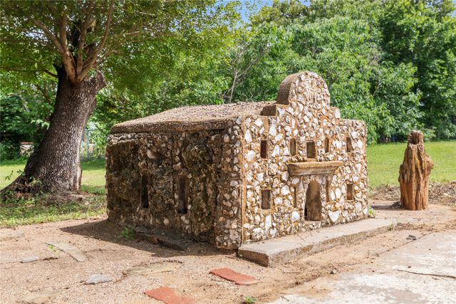 500 E Ham Avenue, De Leon, TX 76444