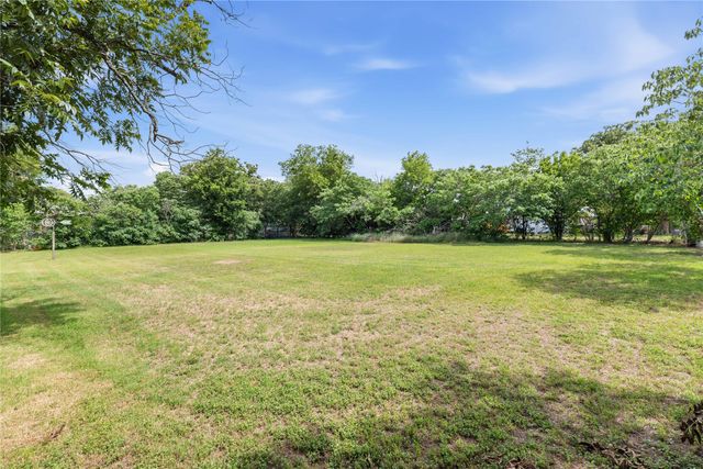 500 E Ham Avenue, De Leon, TX 76444