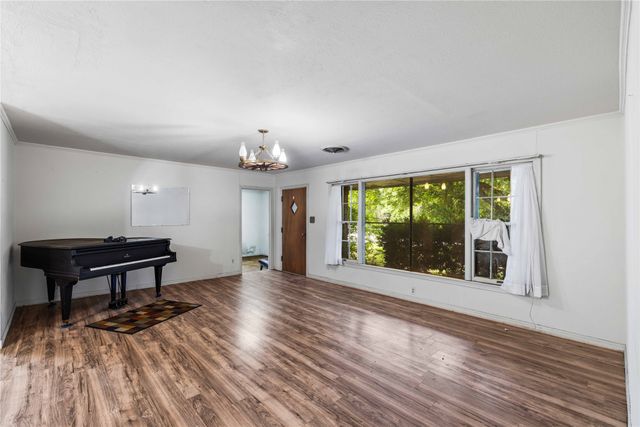 500 E Ham Avenue, De Leon, TX 76444