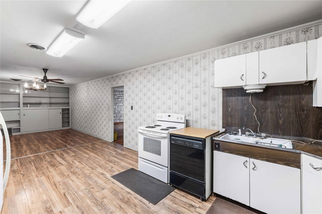500 E Ham Avenue, De Leon, TX 76444