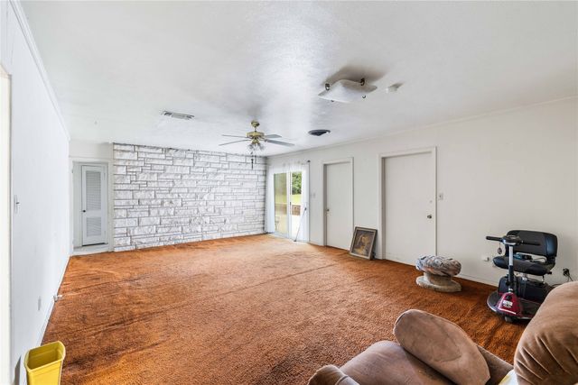 500 E Ham Avenue, De Leon, TX 76444
