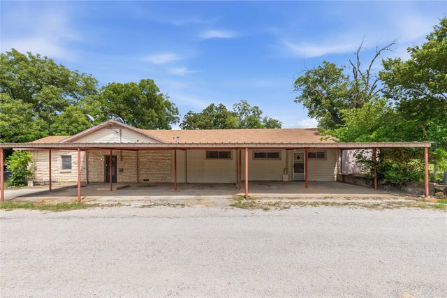 500 E Ham Avenue, De Leon, TX 76444
