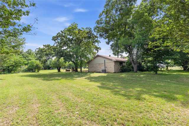 500 E Ham Avenue, De Leon, TX 76444