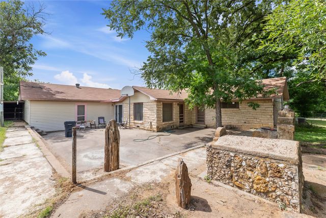 500 E Ham Avenue, De Leon, TX 76444