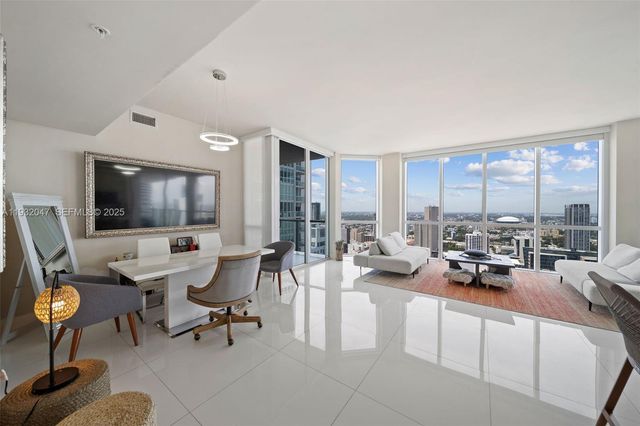 244 Biscayne Blvd 4608, Miami, FL 33132