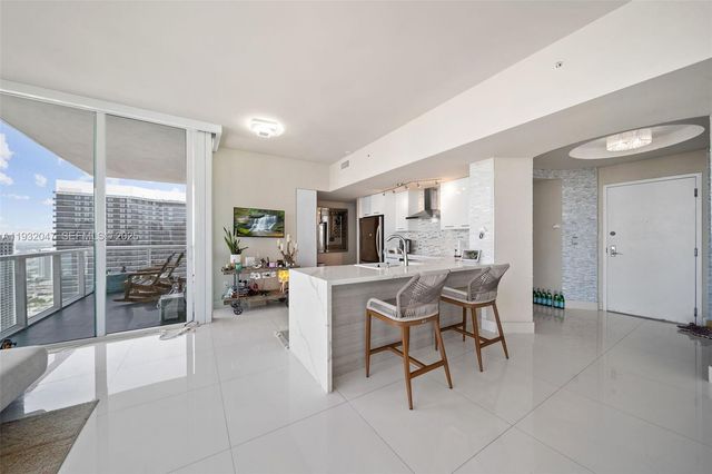 244 Biscayne Blvd 4608, Miami, FL 33132