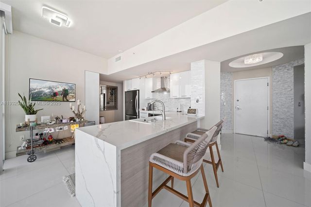 244 Biscayne Blvd 4608, Miami, FL 33132