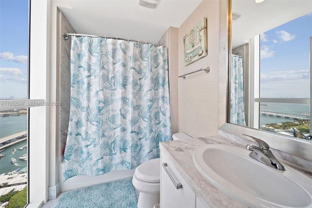 244 Biscayne Blvd 4608, Miami, FL 33132