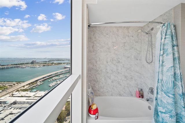 244 Biscayne Blvd 4608, Miami, FL 33132