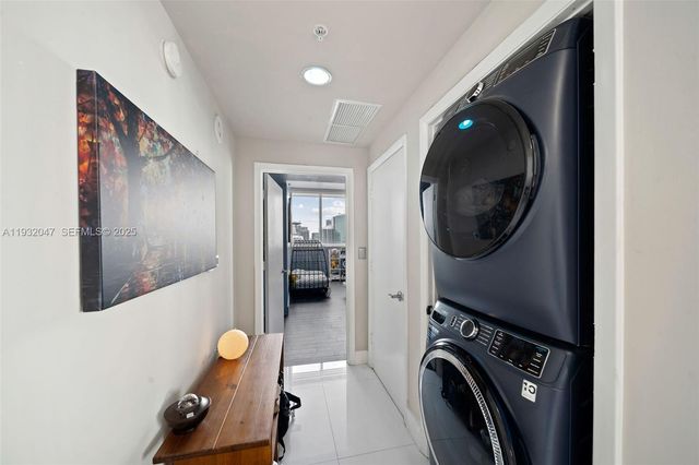 244 Biscayne Blvd 4608, Miami, FL 33132