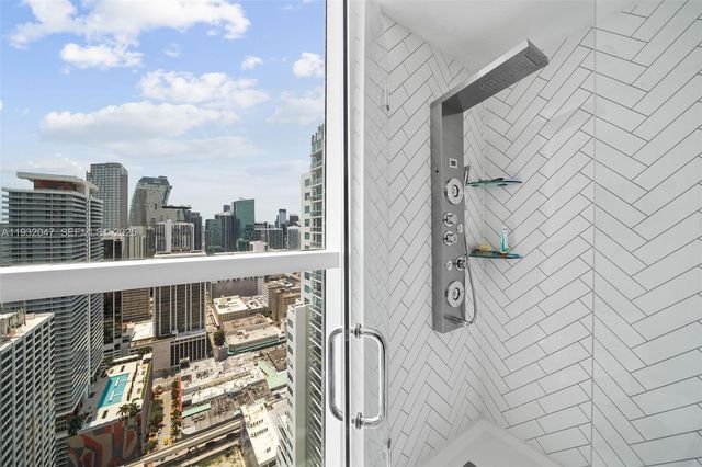 244 Biscayne Blvd 4608, Miami, FL 33132