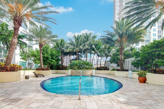 244 Biscayne Blvd 4608, Miami, FL 33132