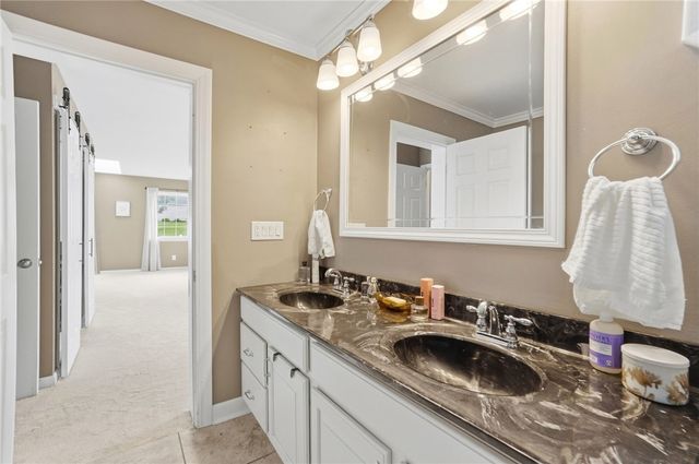 1033 S Heincke Road, Miamisburg, OH 45342