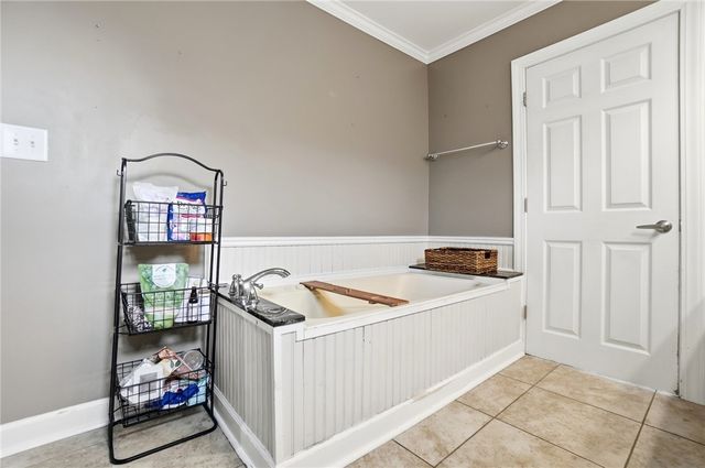 1033 S Heincke Road, Miamisburg, OH 45342