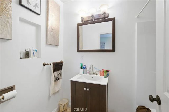 611 W 110th, Los Angeles, CA 90044