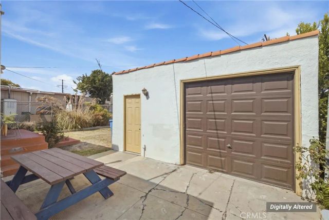 611 W 110th, Los Angeles, CA 90044