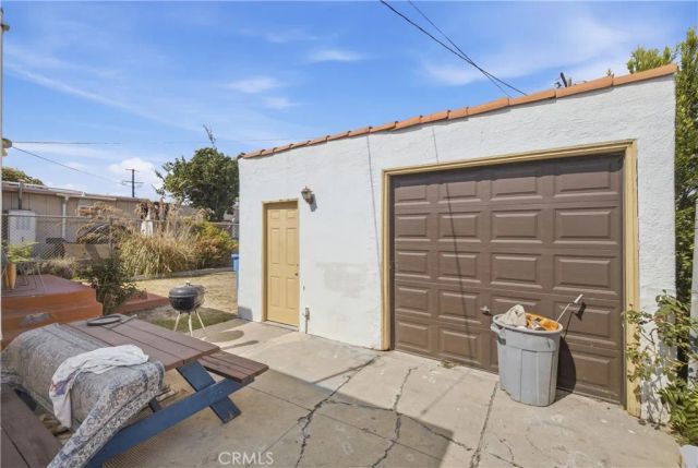 611 W 110th, Los Angeles, CA 90044
