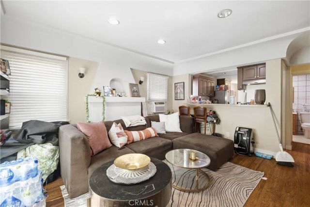 611 W 110th, Los Angeles, CA 90044