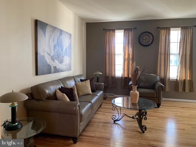 1238 KNOLL DR, York, PA 17408