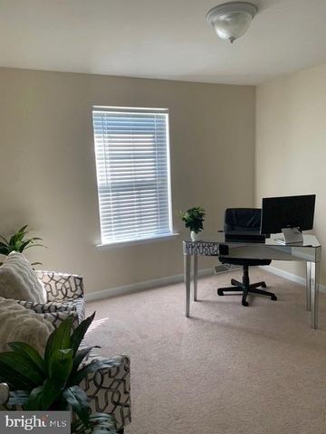 1238 KNOLL DR, York, PA 17408