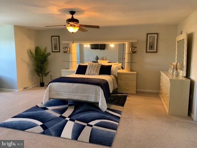 1238 KNOLL DR, York, PA 17408