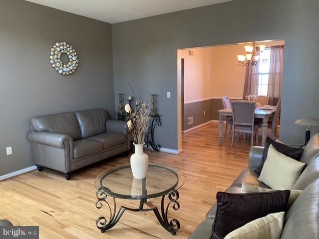 1238 KNOLL DR, York, PA 17408