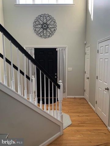 1238 KNOLL DR, York, PA 17408