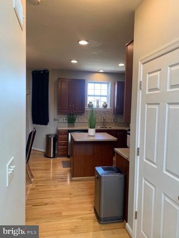 1238 KNOLL DR, York, PA 17408