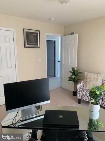 1238 KNOLL DR, York, PA 17408