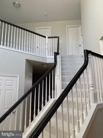 1238 KNOLL DR, York, PA 17408