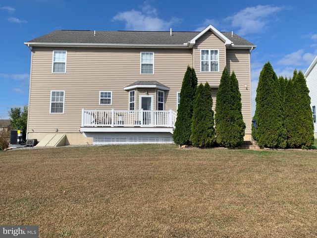 1238 KNOLL DR, York, PA 17408