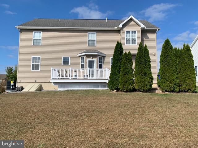 1238 KNOLL DR, York, PA 17408