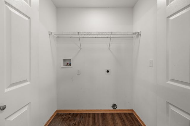 3799 Village Run Drive 511, Des Moines, IA 50317